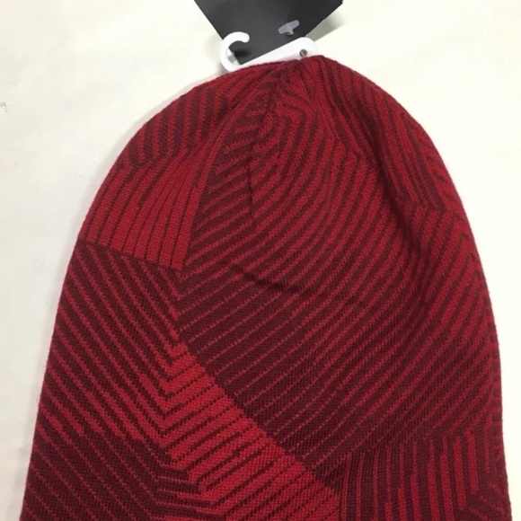 Nike black/red beanie one size fits all - Picture 2 of 2